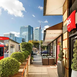 Hotel Ibis Docklands Canary Wharf, London