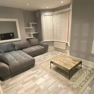 Snug 1 Bedroom Flat Apartment