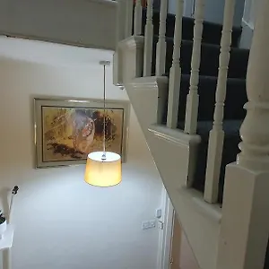 2 Bedroom Flat In Lewisham Sleep 8 Guest Apartment