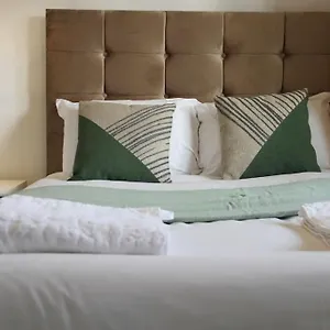 Ensuite With Kitchen Modern Large Double-bed In Zone 2 Apartamento