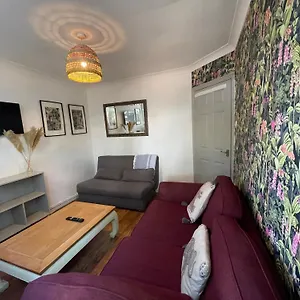 The Wood Apartment
