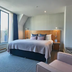 4* Hotel Apex Of