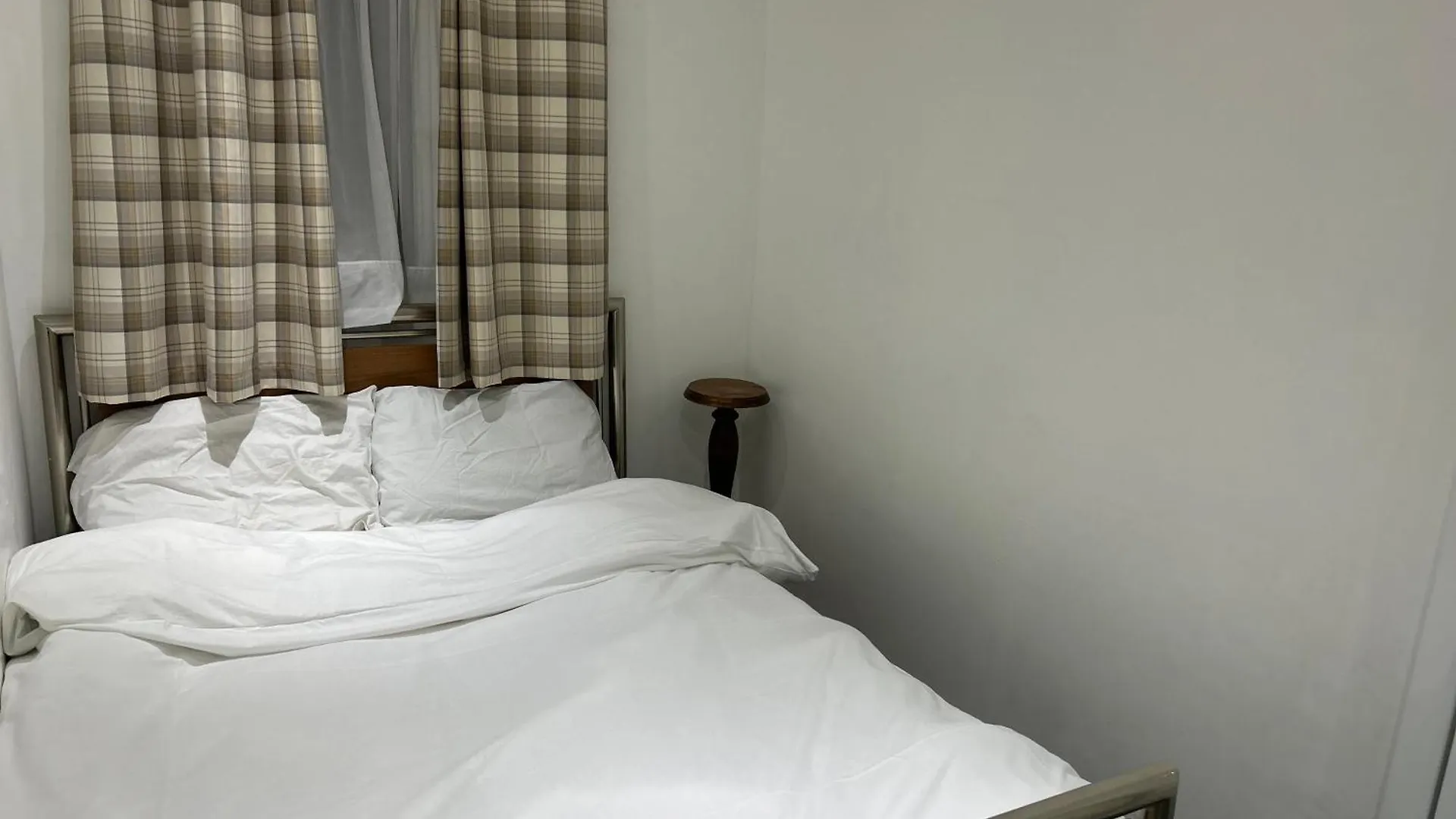 A Cosy Ground Floor Flat Daire Londra